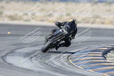 media/Dec-01-2025-Moto Forza (Mon) [[2daa91e15f]]/1-Advanced Group/Session 2 Turn 11 Backside/